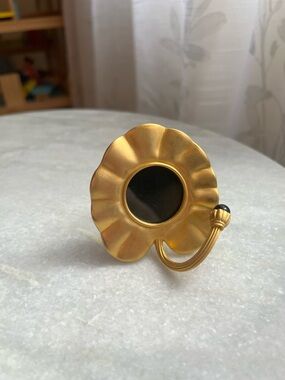 Vintage 1900s Small Round Gold Metal Picture Frame Floral Glass Marked MMA-SRM